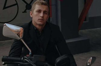 САША СТОУН