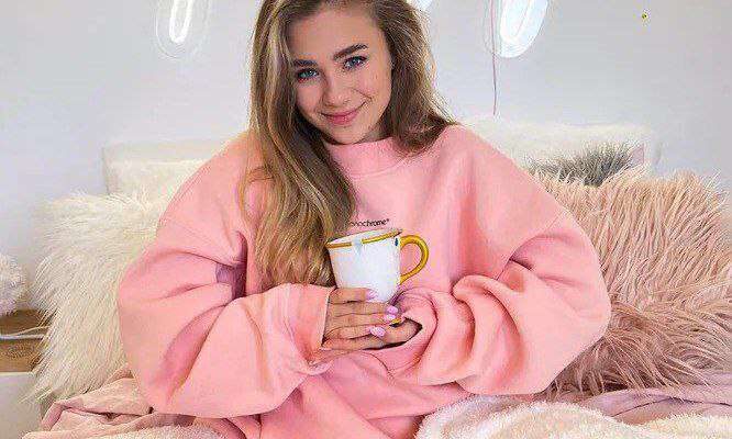 КАТЯ АДУШКИНА