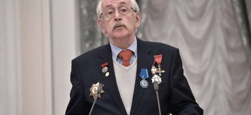 Василий Ливанов