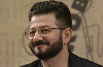 Михаил Галустян