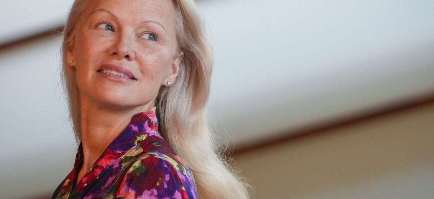 Памела Андерсон