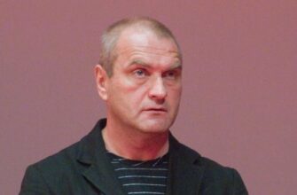 Александр Балуев