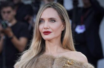 АНДЖЕЛИНА ДЖОЛИ