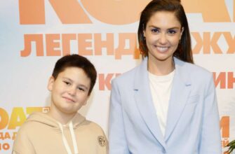 Агата Муцениеце с сыном Тимофеем