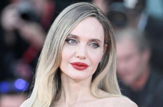 АНДЖЕЛИНА ДЖОЛИ