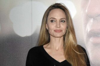 Анджелина Джоли