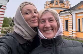 Мама Насти Ивлеевой показала роскошную фигуру в купальнике