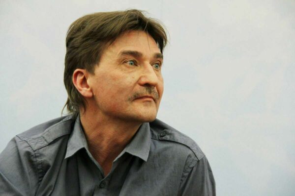 Юрий Бутусов