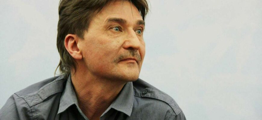 Юрий Бутусов