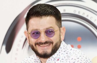Михаил Галустян