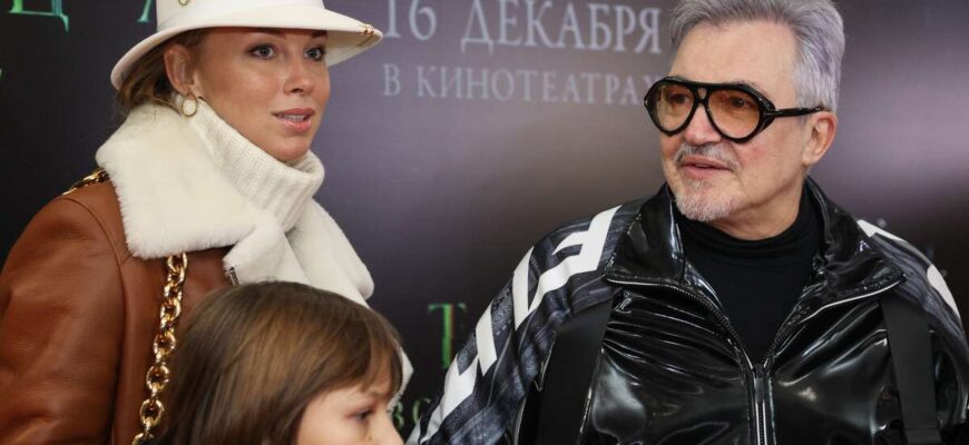 Полина и Дмитрий Дибровы с сыном
