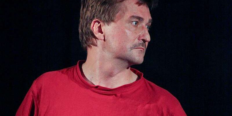 ЮРИЙ БУТУСОВ